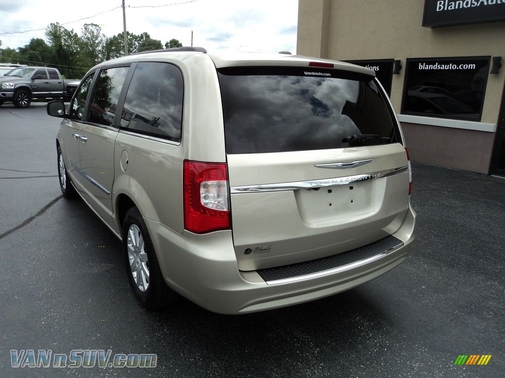 2015 Town & Country Touring - Cashmere/Sandstone Pearl / Black/Light Graystone photo #3