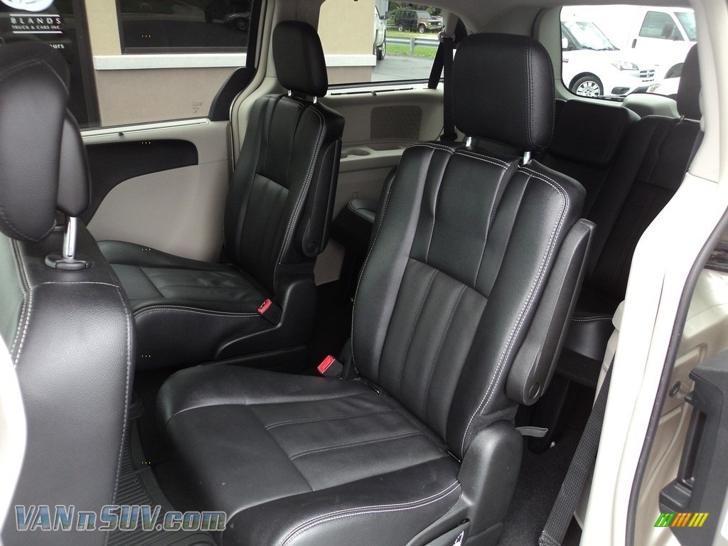 2015 Town & Country Touring - Cashmere/Sandstone Pearl / Black/Light Graystone photo #8