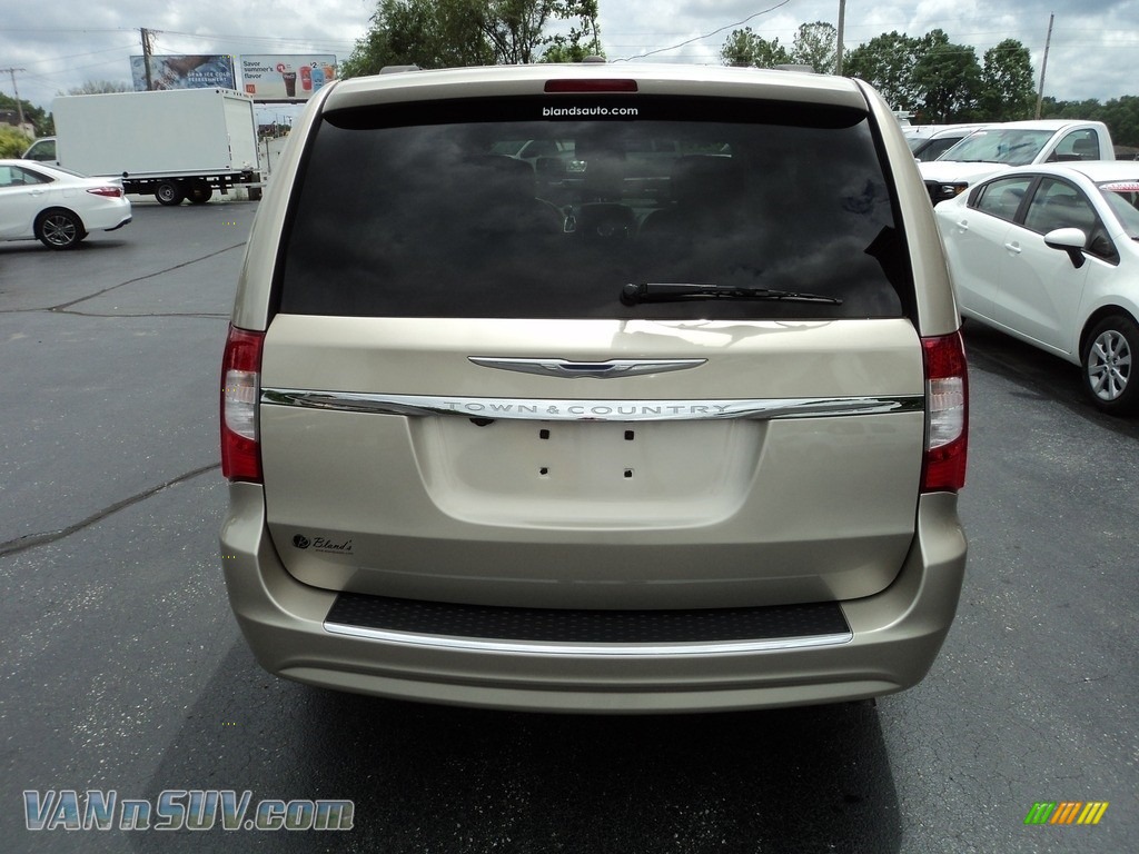 2015 Town & Country Touring - Cashmere/Sandstone Pearl / Black/Light Graystone photo #28