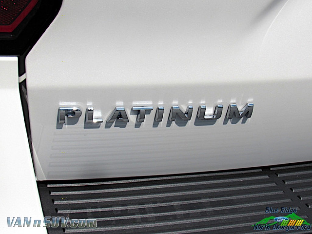 2019 Expedition Platinum 4x4 - White Platinum Metallic Tri-Coat / Medium Soft Ceramic photo #39