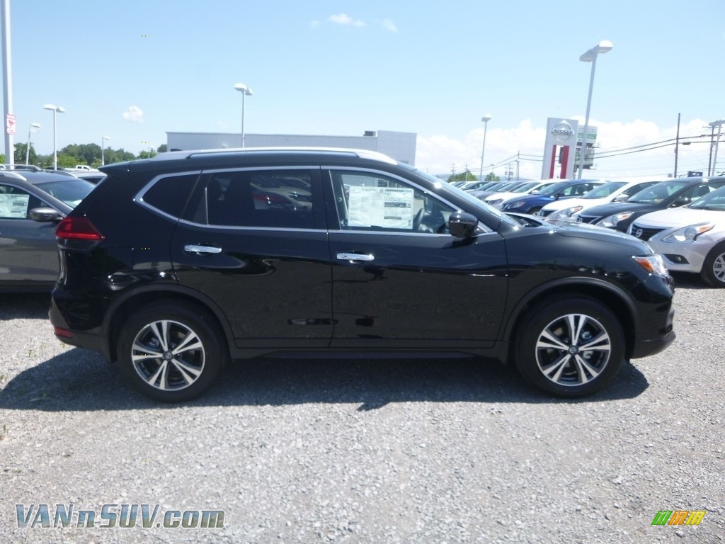 2019 Rogue SV AWD - Magnetic Black / Charcoal photo #3