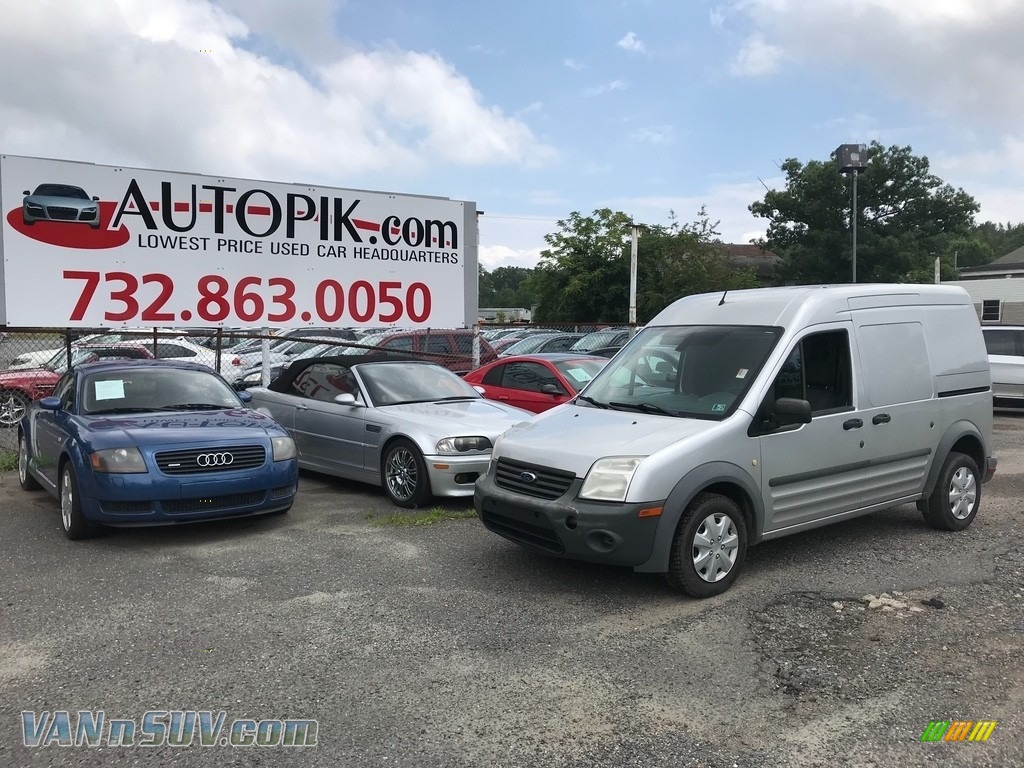 Silver Metallic / Dark Grey Ford Transit Connect XL Van