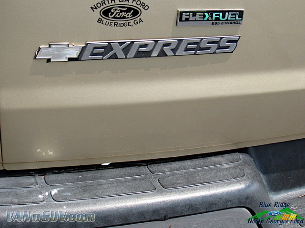 2011 Express LT 3500 Extended Passenger Van - Sandstone Metallic / Neutral photo #33