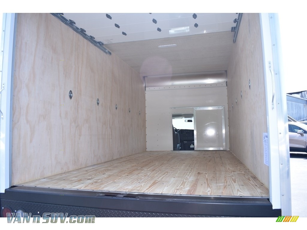 2019 Savana Cutaway 3500 Commercial Moving Truck - Summit White / Medium Pewter photo #10