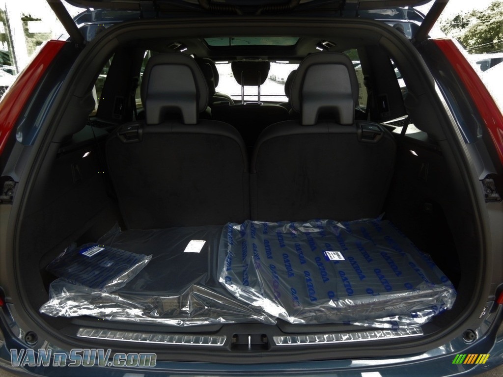 2020 XC90 T6 AWD Momentum - Denim Blue Metallic / Charcoal photo #3