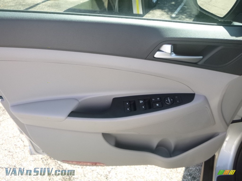 2019 Tucson SE AWD - Molten Silver / Gray photo #11