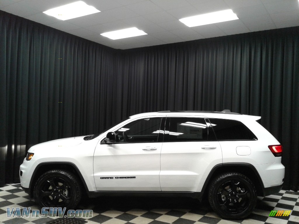 Bright White / Black Jeep Grand Cherokee Upland 4x4