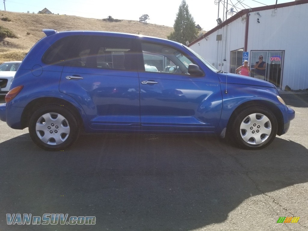 2004 PT Cruiser  - Electric Blue Pearlcoat / Taupe/Pearl Beige photo #5