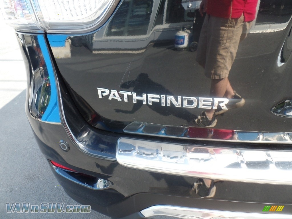 2016 Pathfinder SV 4x4 - Magnetic Black / Charcoal photo #12