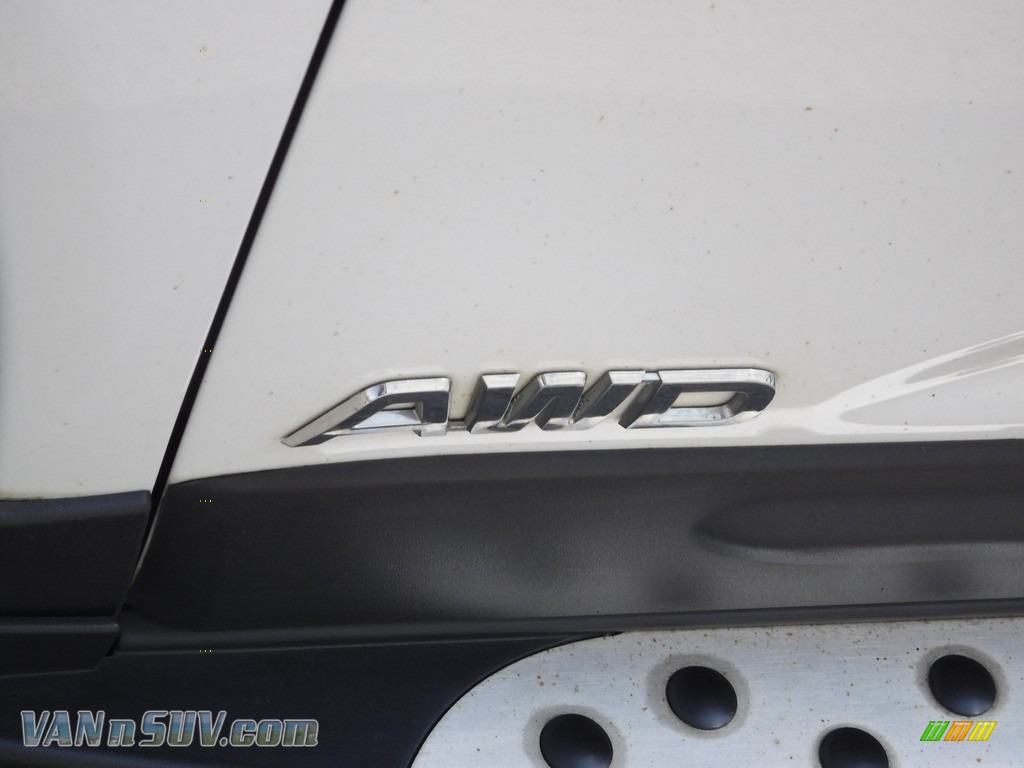 2012 Sorento LX V6 AWD - Snow White Pearl / Black photo #6