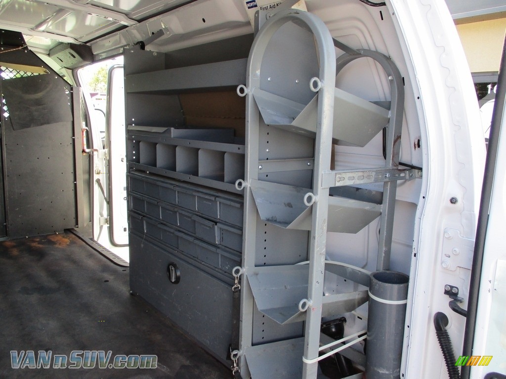 2013 E Series Van E250 Cargo - Oxford White / Medium Flint photo #21