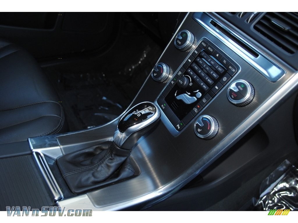 2015 XC60 T6 AWD - Bright Silver Metallic / Off Black photo #18