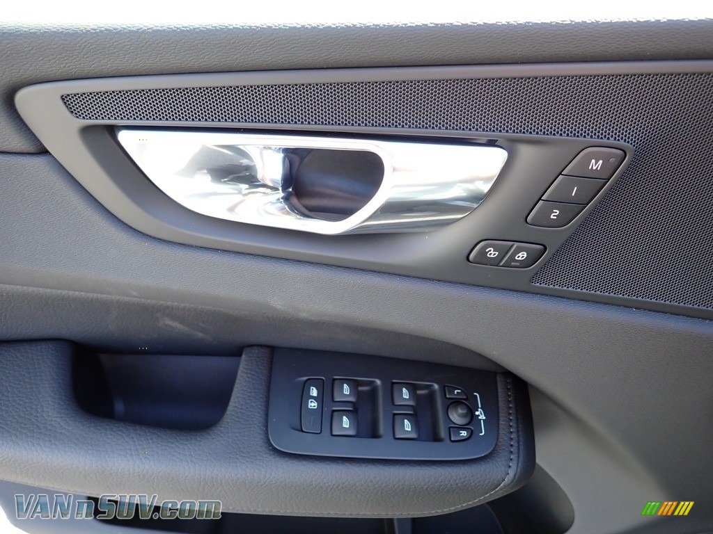 2020 XC60 T5 AWD Momentum - Osmium Grey Metallic / Charcoal photo #10