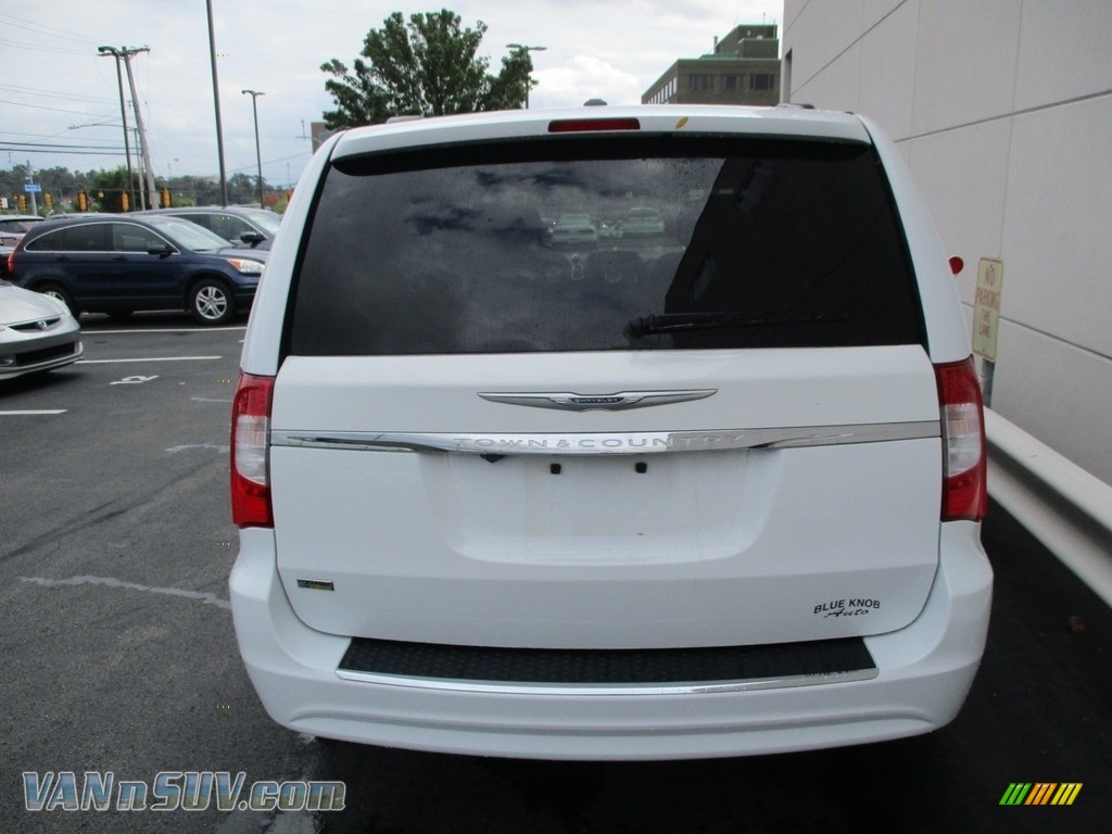 2014 Town & Country Touring - Bright White / Black/Light Graystone photo #4