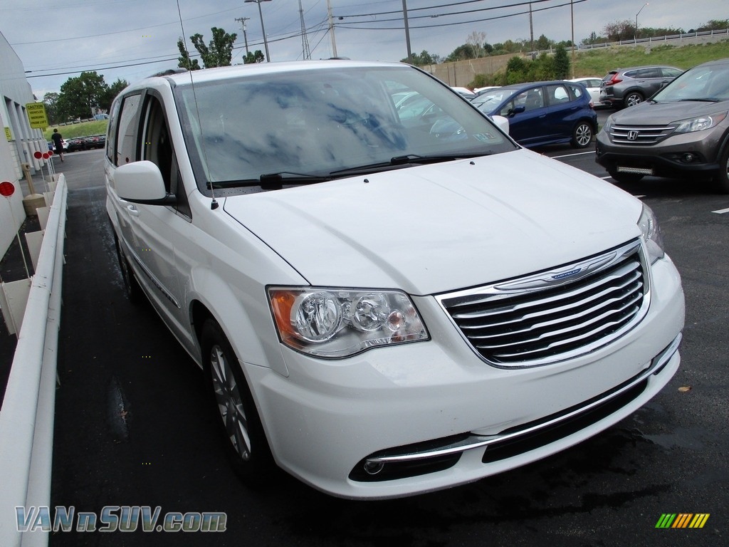 2014 Town & Country Touring - Bright White / Black/Light Graystone photo #7
