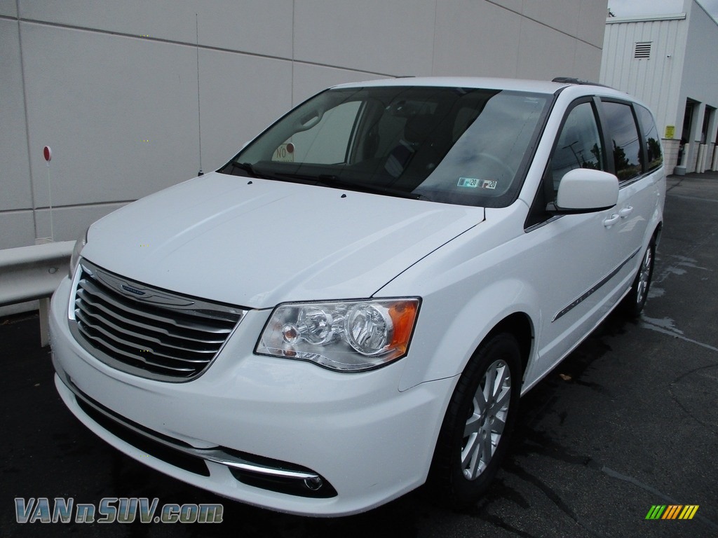 2014 Town & Country Touring - Bright White / Black/Light Graystone photo #9