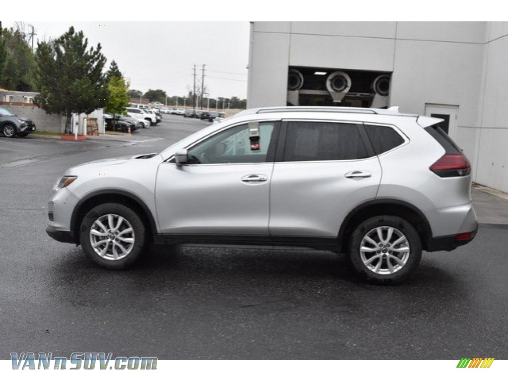 2018 Rogue SV AWD - Brilliant Silver / Charcoal photo #3