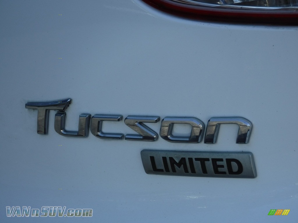 2011 Tucson Limited AWD - Cotton White / Taupe photo #10