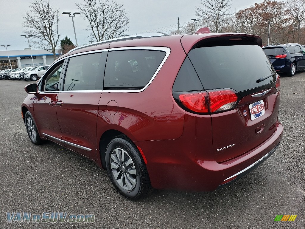 2020 Pacifica Touring L Plus - Velvet Red Pearl / Alloy/Black photo #4