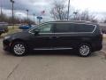 Chrysler Pacifica Touring L Plus Brilliant Black Crystal Pearl photo #6