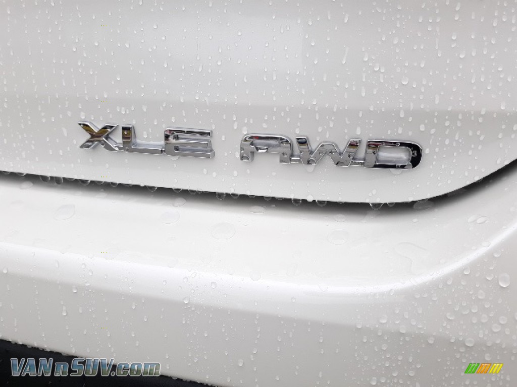 2020 Highlander XLE AWD - Blizzard White Pearl / Black photo #53