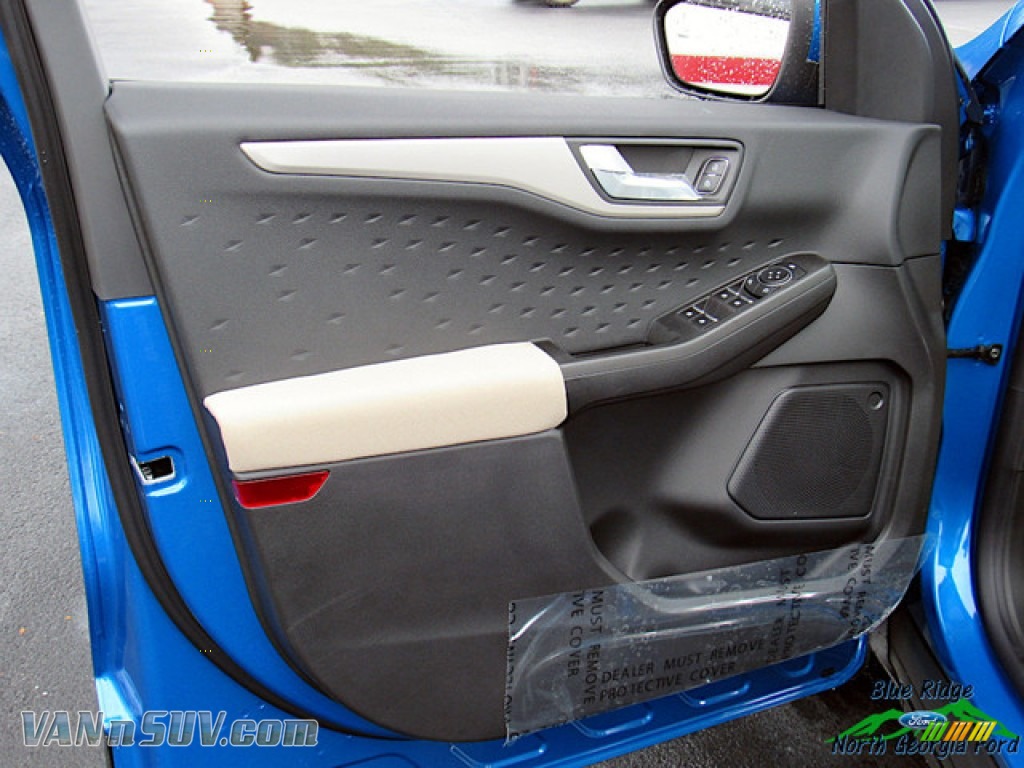 2020 Escape SE 4WD - Velocity Blue Metallic / Sandstone photo #26