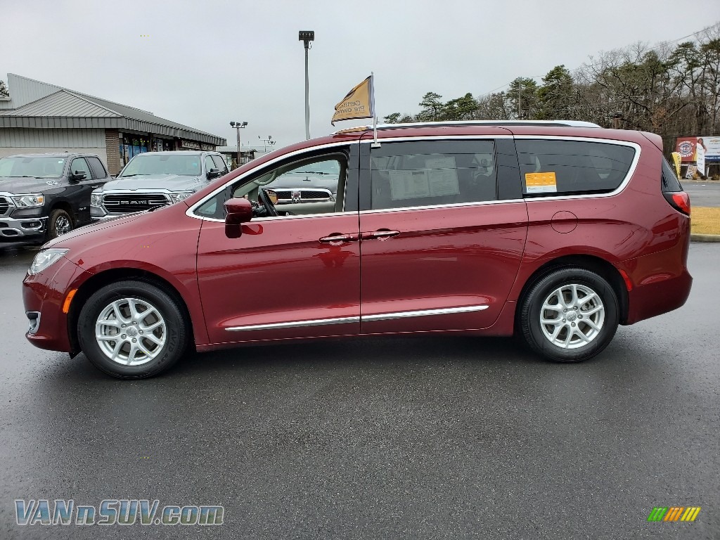 2020 Pacifica Touring L - Velvet Red Pearl / Alloy/Black photo #18