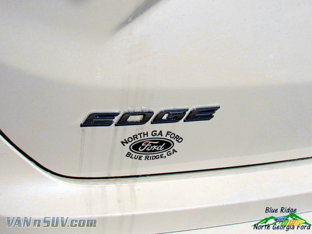 2020 Edge Titanium AWD - Star White Metallic Tri-Coat / Ebony photo #35