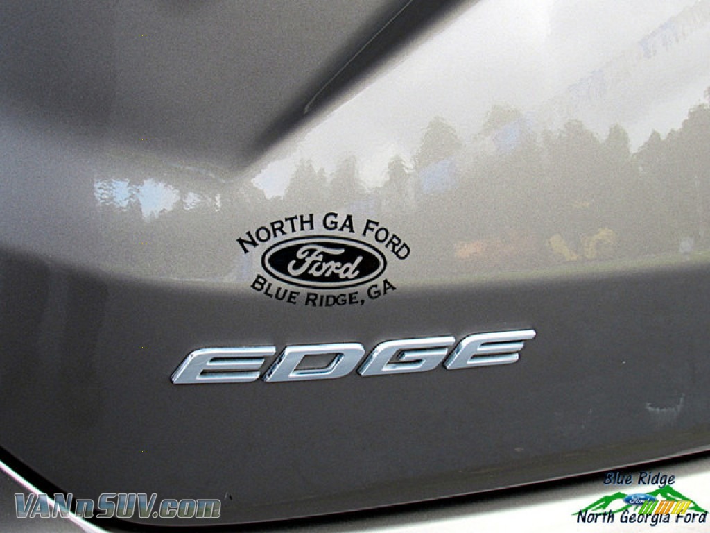 2019 Edge Titanium AWD - Stone Gray / Ceramic photo #37