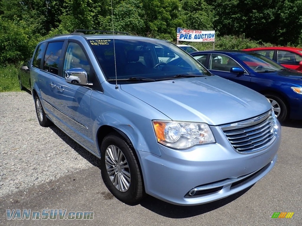 2013 Town & Country Touring - L - Crystal Blue Pearl / Black/Light Graystone photo #5
