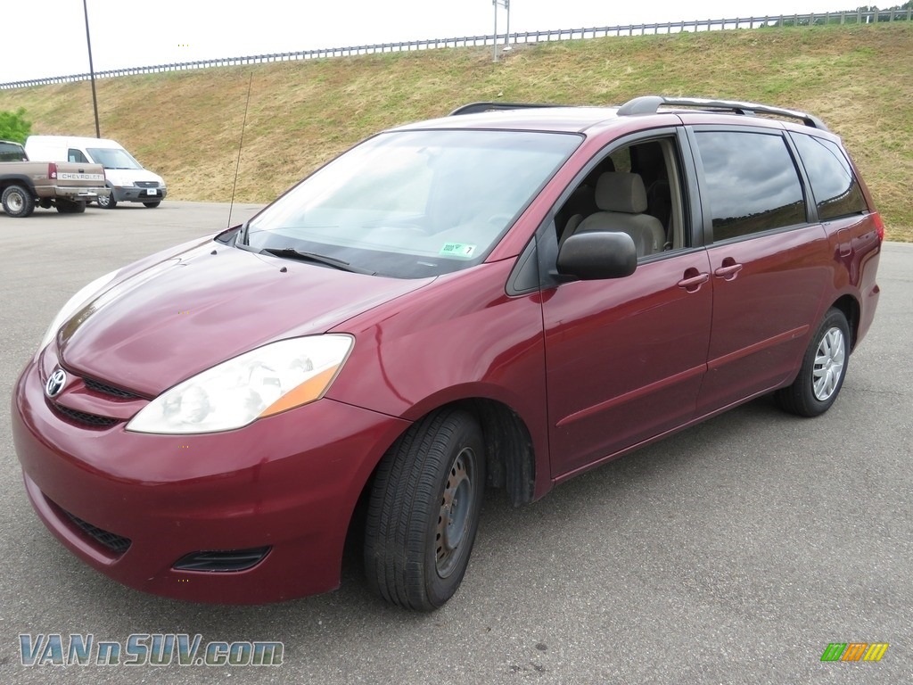 2007 Sienna LE - Salsa Red Pearl / Taupe photo #5