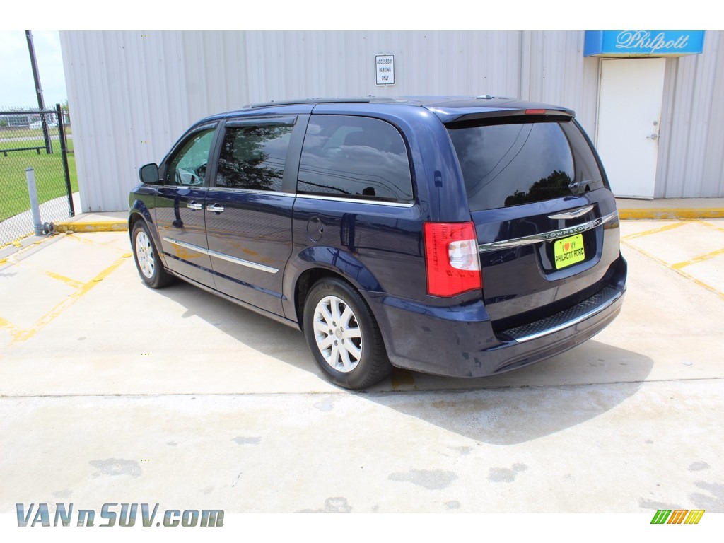 2016 Town & Country Touring - True Blue Pearl / Black/Light Graystone photo #8