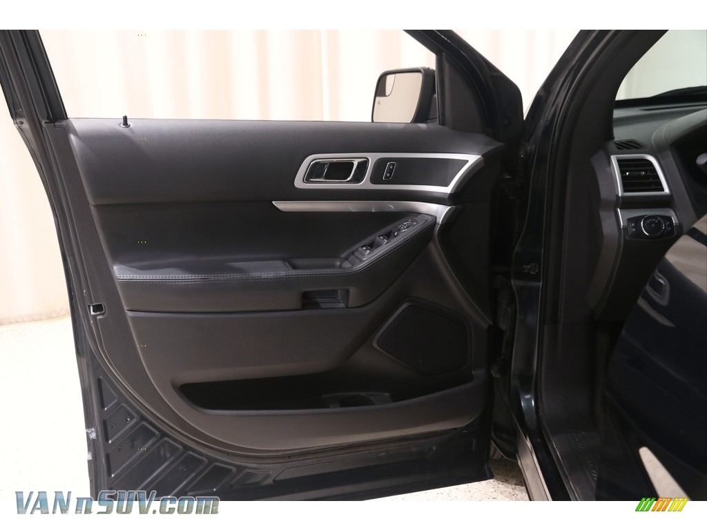 2015 Explorer XLT 4WD - Dark Side / Charcoal Black photo #5