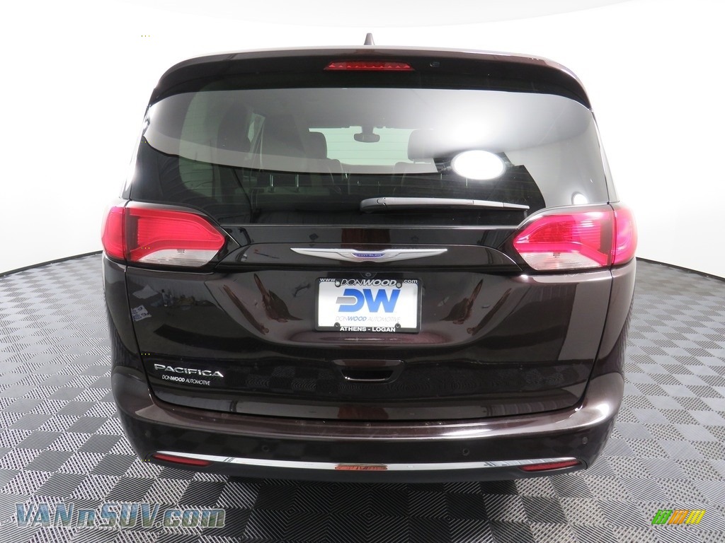 2017 Pacifica Touring L - Velvet Red Pearl / Cognac/Alloy/Toffee photo #13