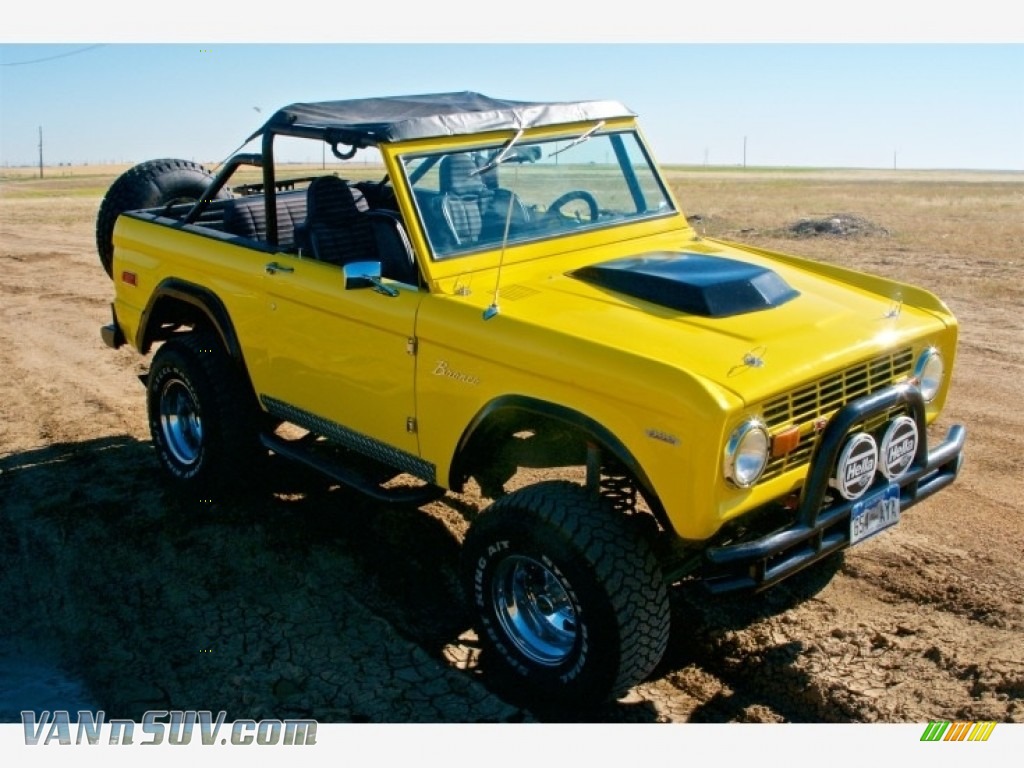 Canary Yellow / Black Ford Bronco 4x4