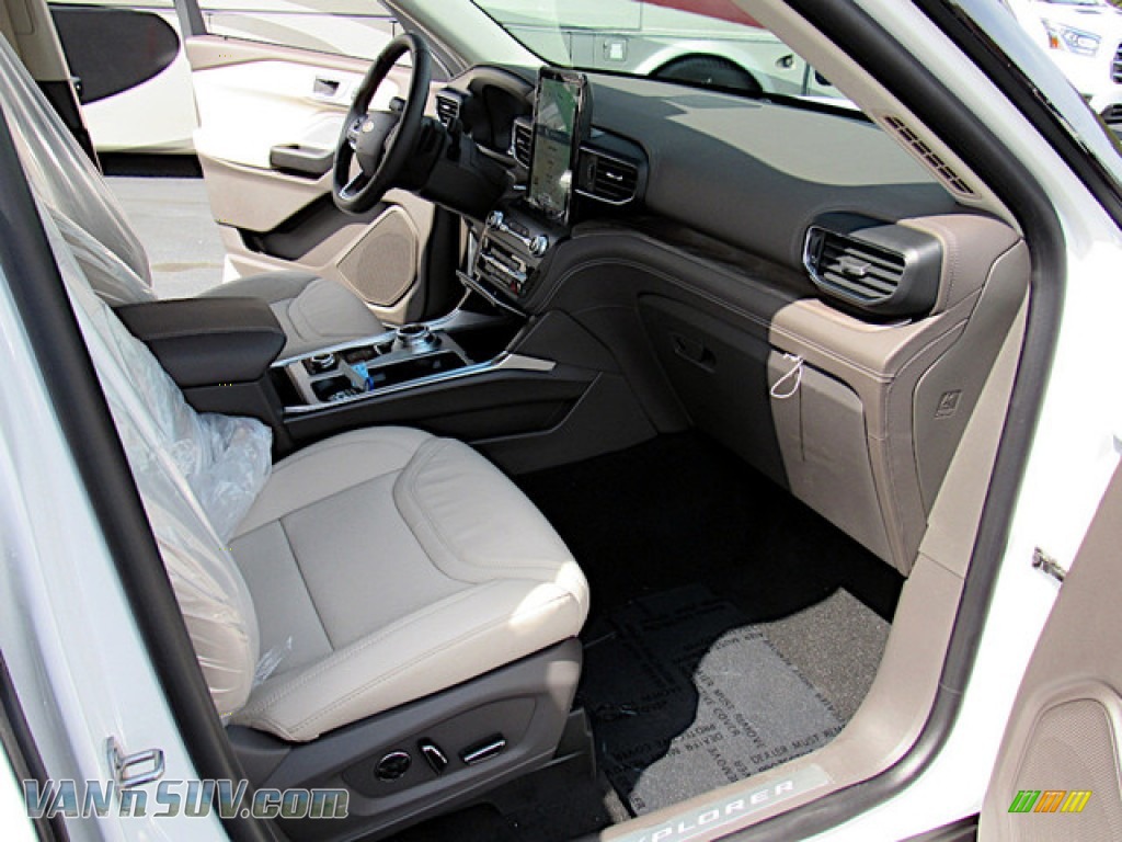 2020 Explorer Platinum 4WD - Star White Metallic Tri-Coat / Sandstone photo #30