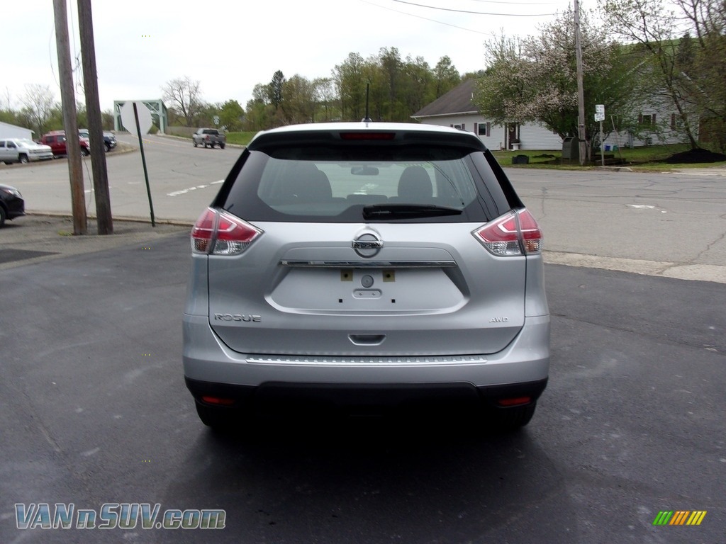 2016 Rogue S AWD - Brilliant Silver / Charcoal photo #4