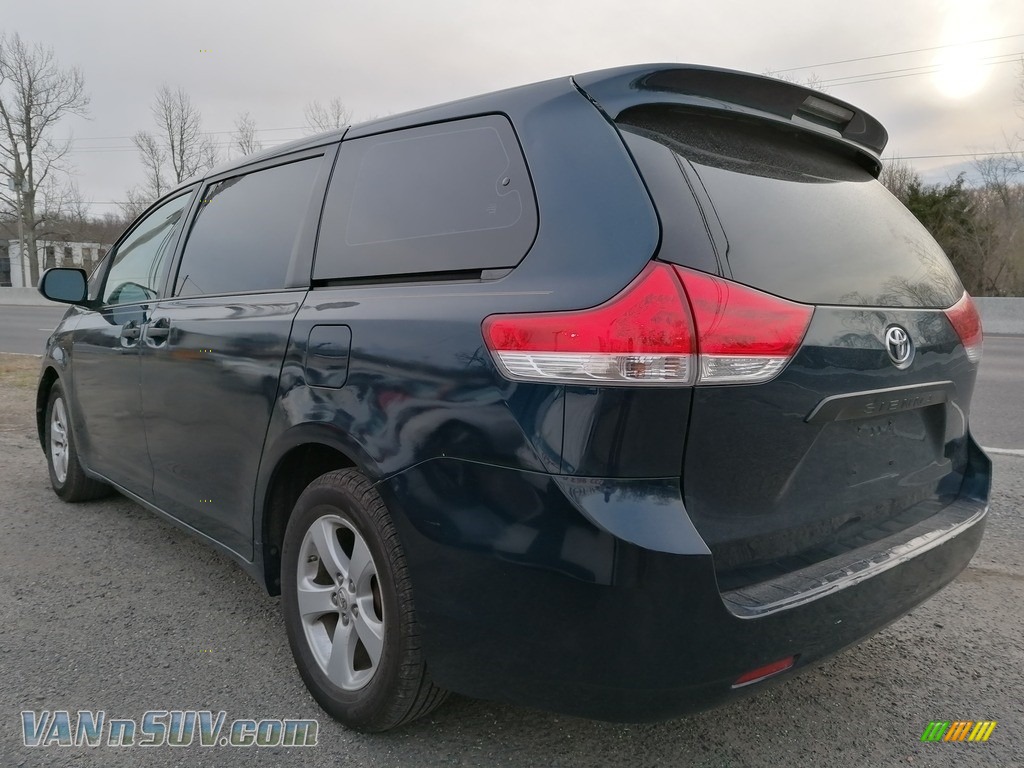 2011 Sienna V6 - South Pacific Blue Pearl / Bisque photo #5