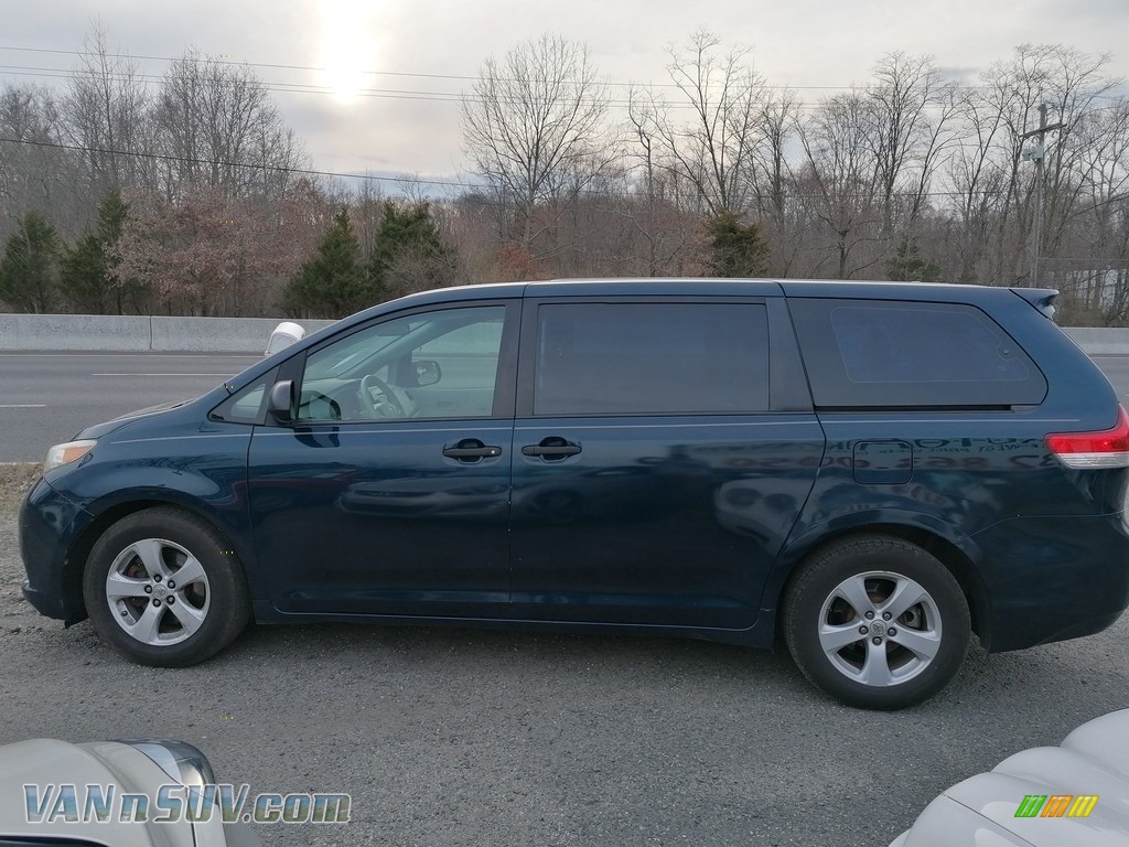 2011 Sienna V6 - South Pacific Blue Pearl / Bisque photo #6