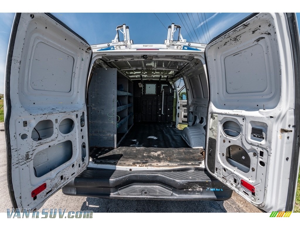 2013 E Series Van E150 Cargo - Oxford White / Medium Flint photo #3