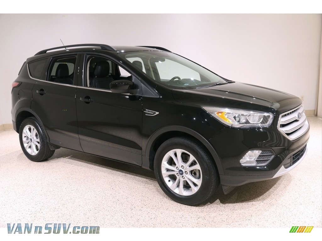 Shadow Black / Charcoal Black Ford Escape SEL 4WD
