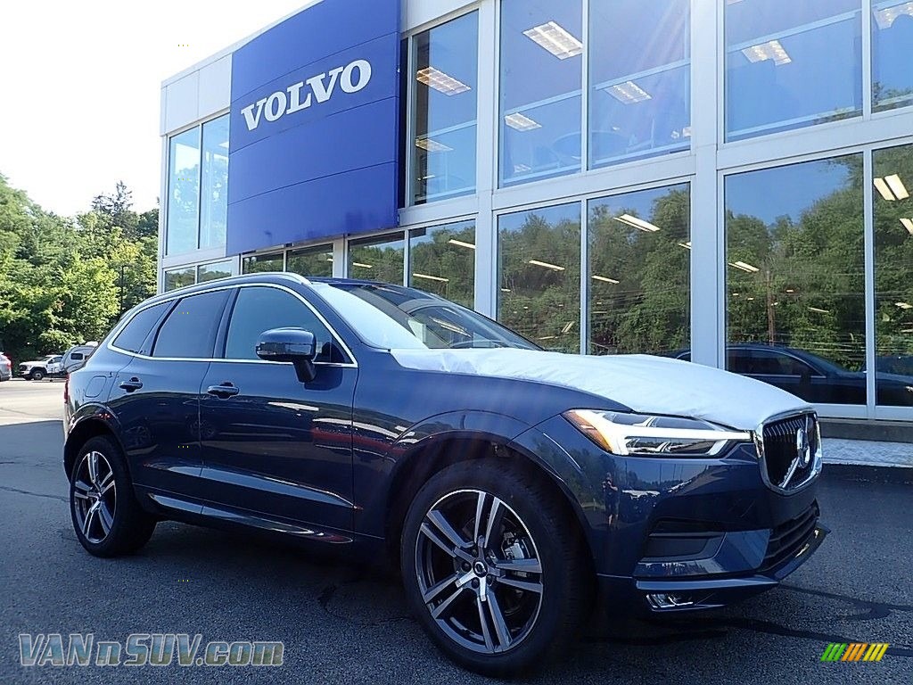 2021 Volvo XC60 T5 AWD Momentum in Denim Blue Metallic 675419