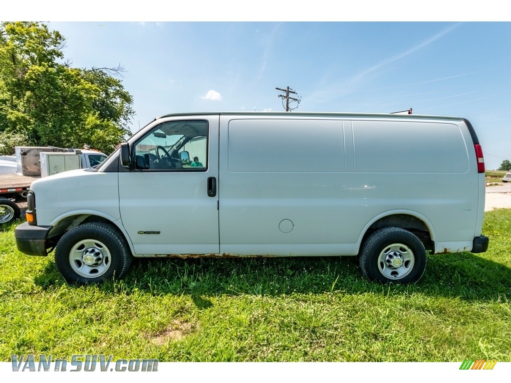 2005 Express 2500 Commercial Van - Summit White / Neutral photo #12