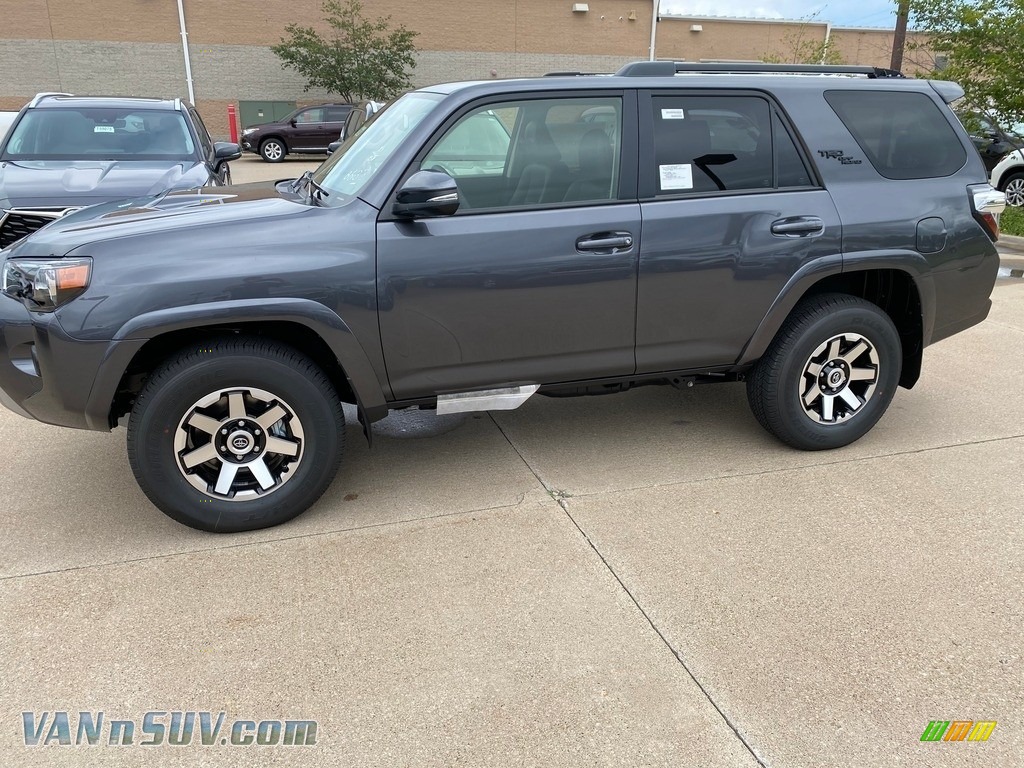 2020-toyota-4runner-trd-off-road-premium-second-drive-new-features