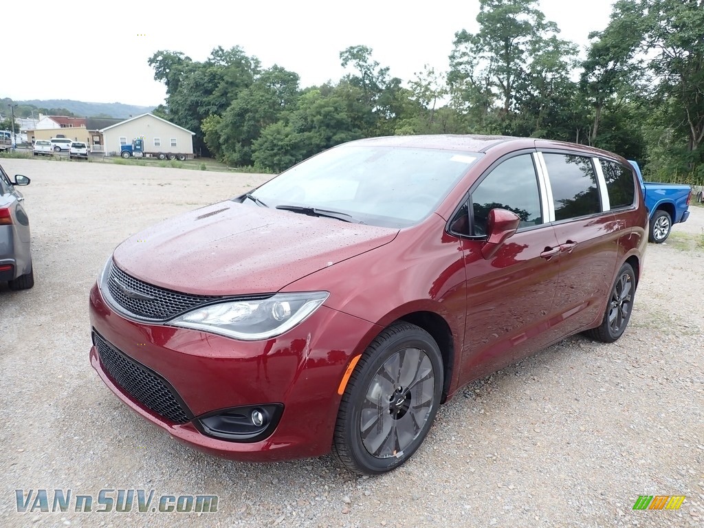2020 Pacifica Touring - Velvet Red Pearl / Black photo #1