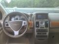 Chrysler Town & Country Limited Light Sandstone Metallic photo #11