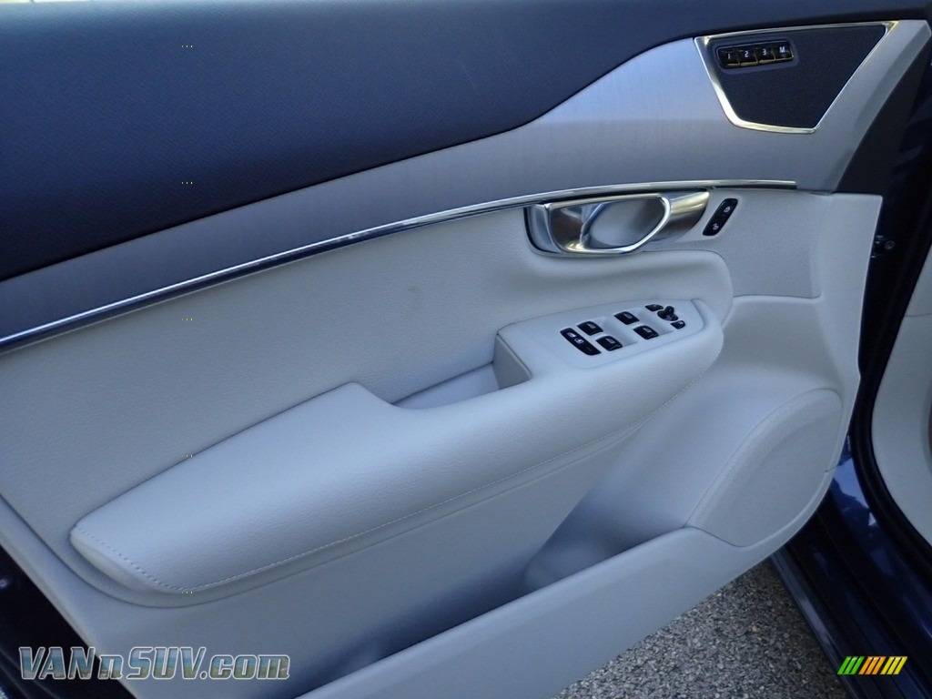 2021 XC90 T5 AWD Momentum - Denim Blue Metallic / Blonde/Charcoal photo #11