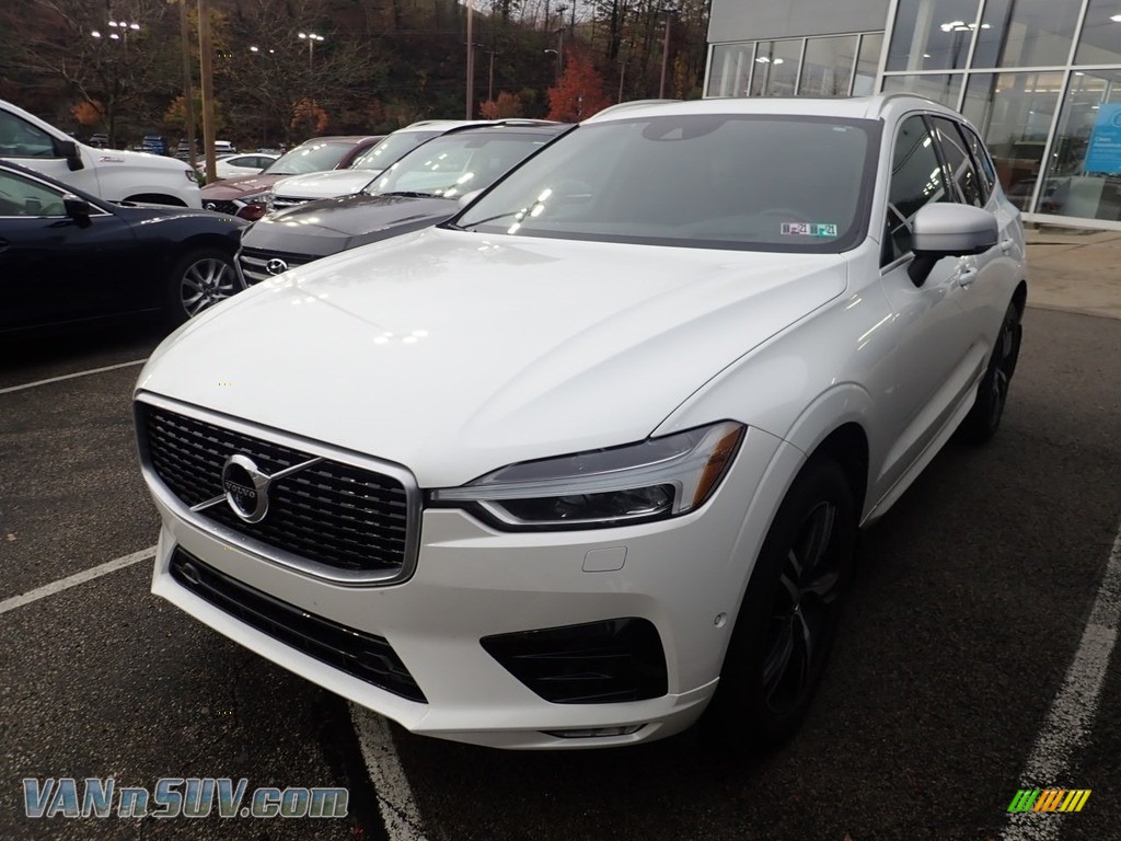 Ice White / Charcoal Volvo XC60 T5 AWD R Design