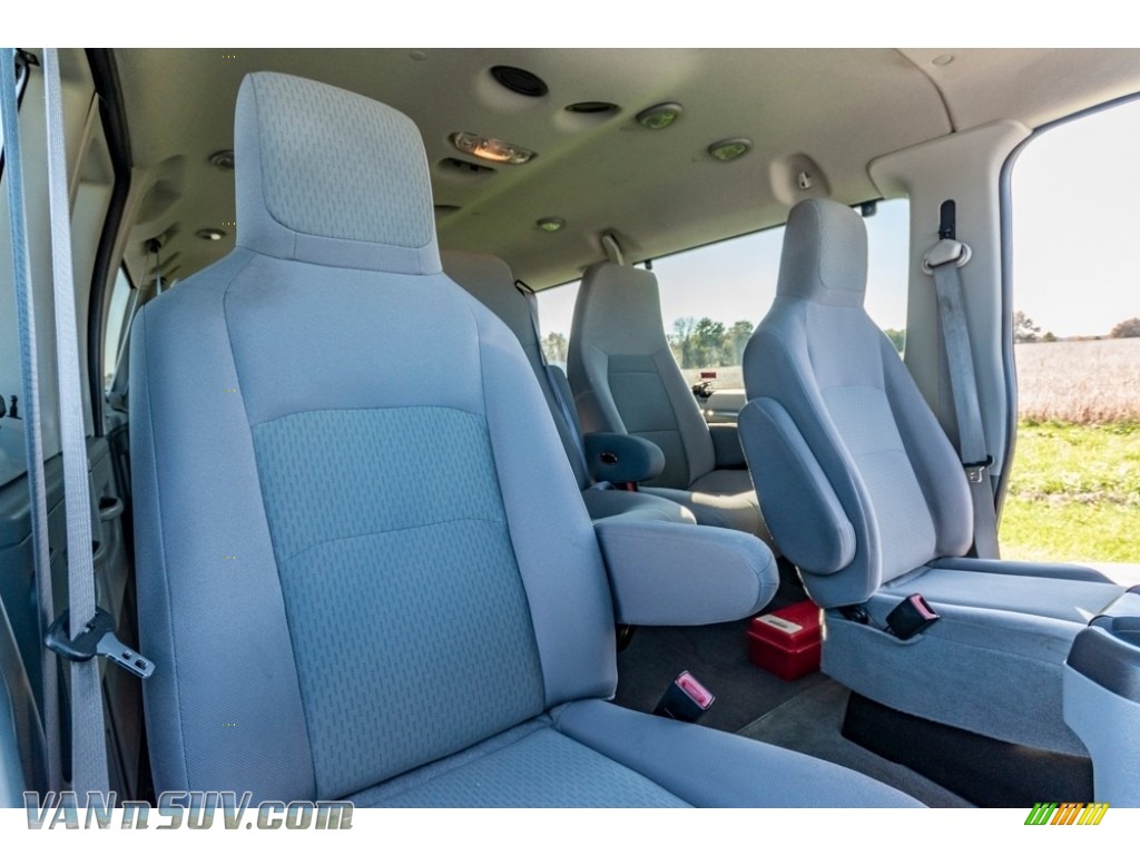 2013 E Series Van E350 XLT Extended Passenger - Oxford White / Medium Flint photo #30