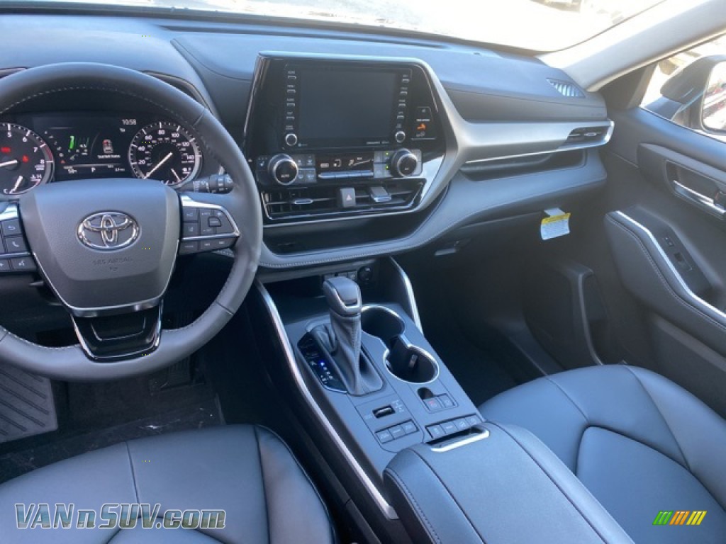 2021 Toyota Highlander XLE AWD In Magnetic Gray Metallic Photo 3